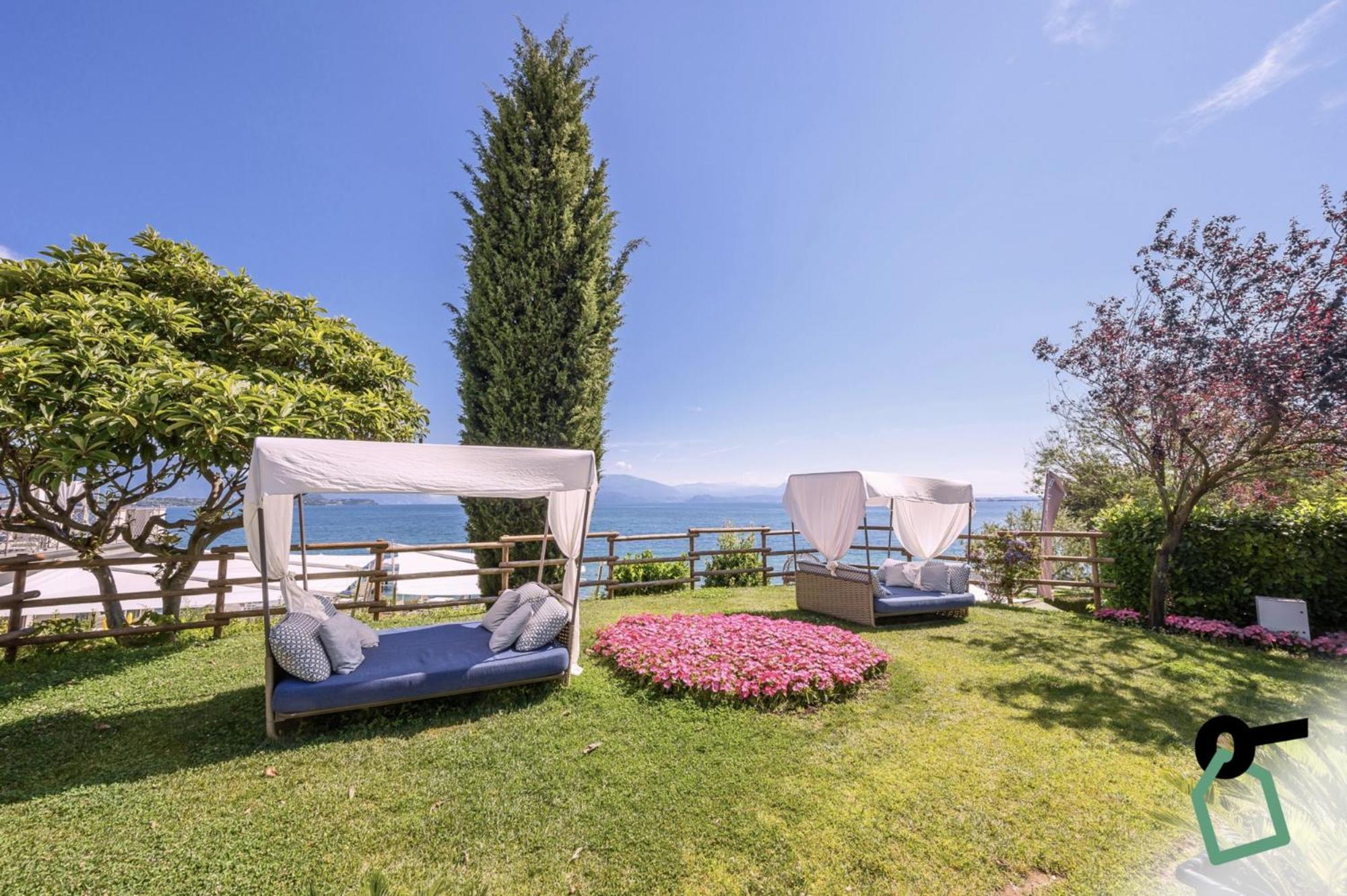 Hotiday Apartment Collection - Desenzano デセンツァーノ・デル・ガルダ エクステリア 写真