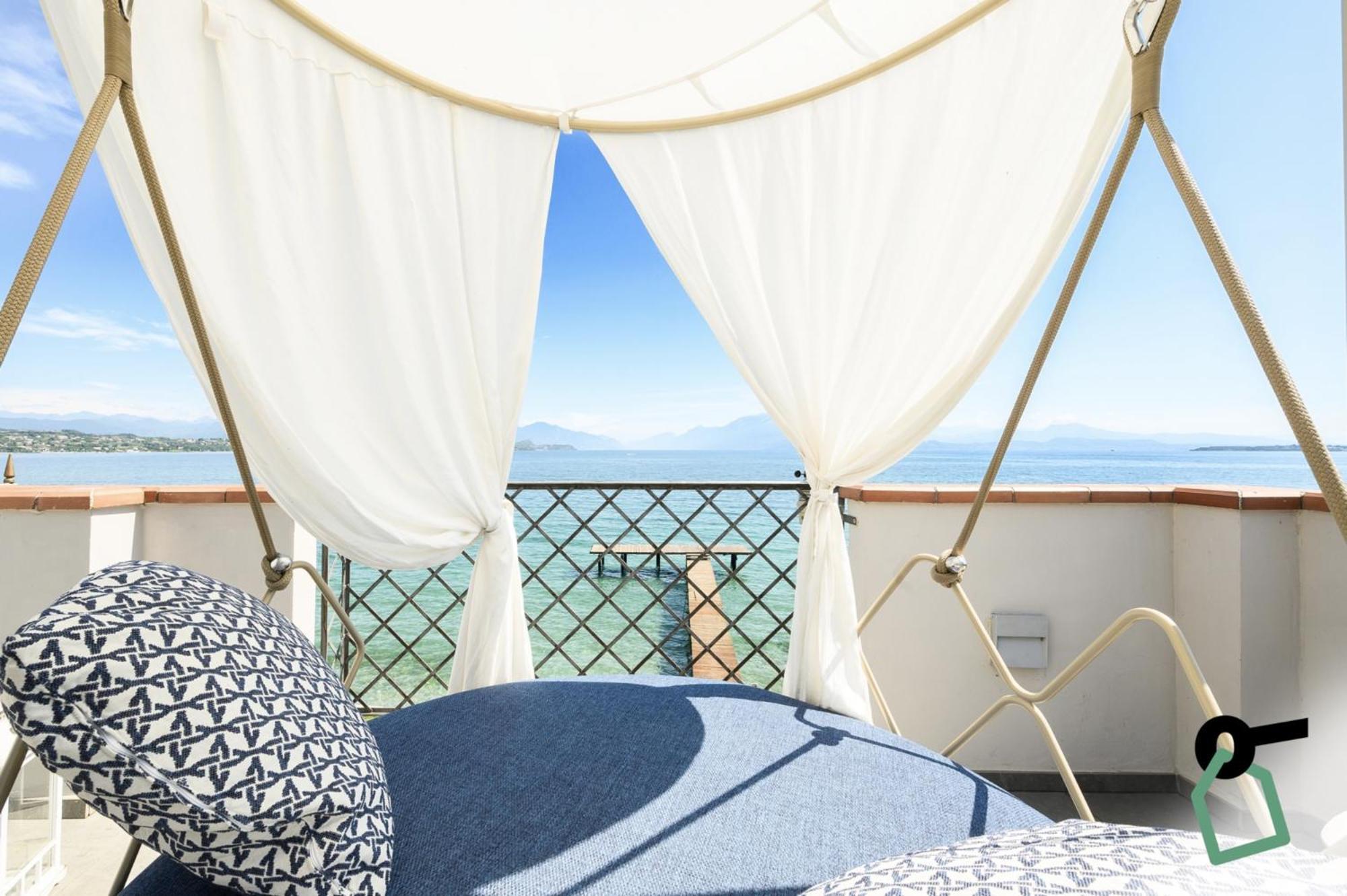Hotiday Apartment Collection - Desenzano デセンツァーノ・デル・ガルダ エクステリア 写真