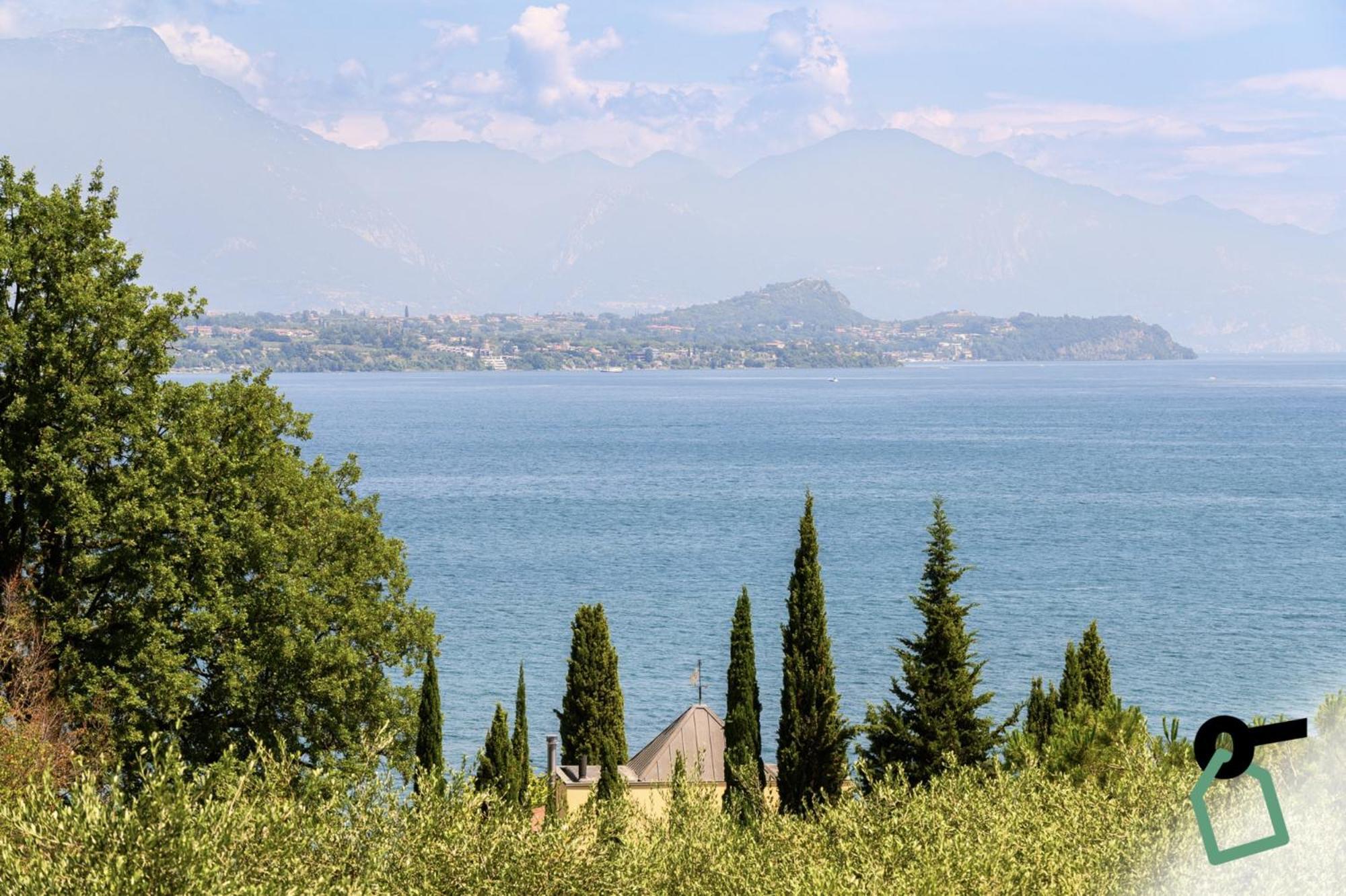 Hotiday Apartment Collection - Desenzano デセンツァーノ・デル・ガルダ エクステリア 写真