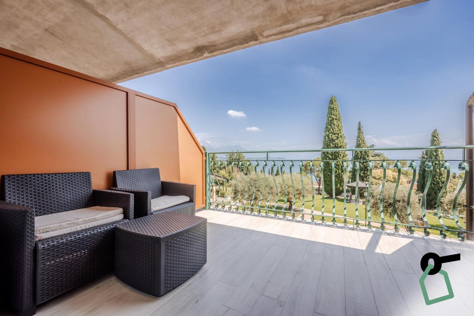 Hotiday Apartment Collection - Desenzano デセンツァーノ・デル・ガルダ エクステリア 写真
