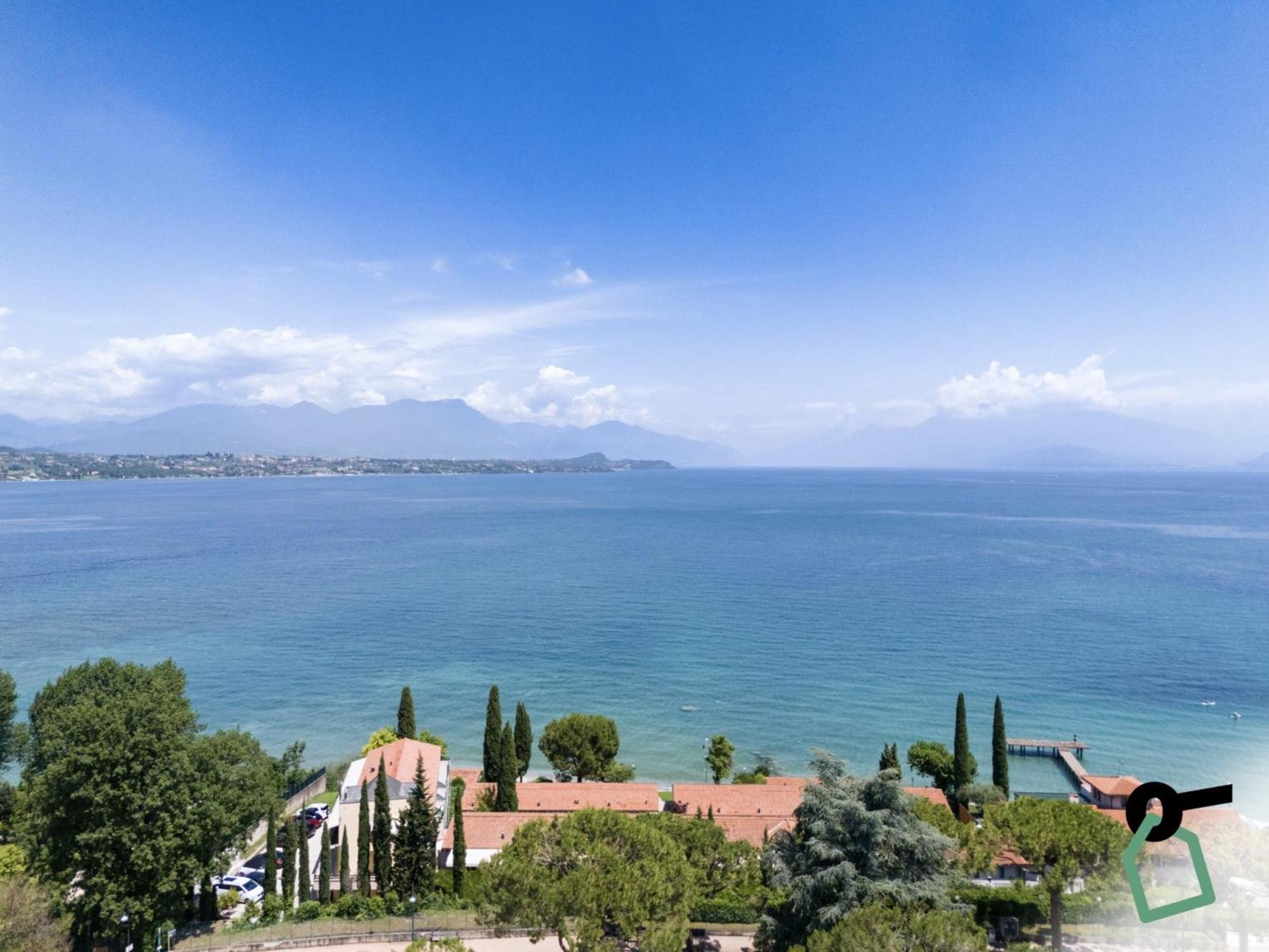 Hotiday Apartment Collection - Desenzano デセンツァーノ・デル・ガルダ エクステリア 写真